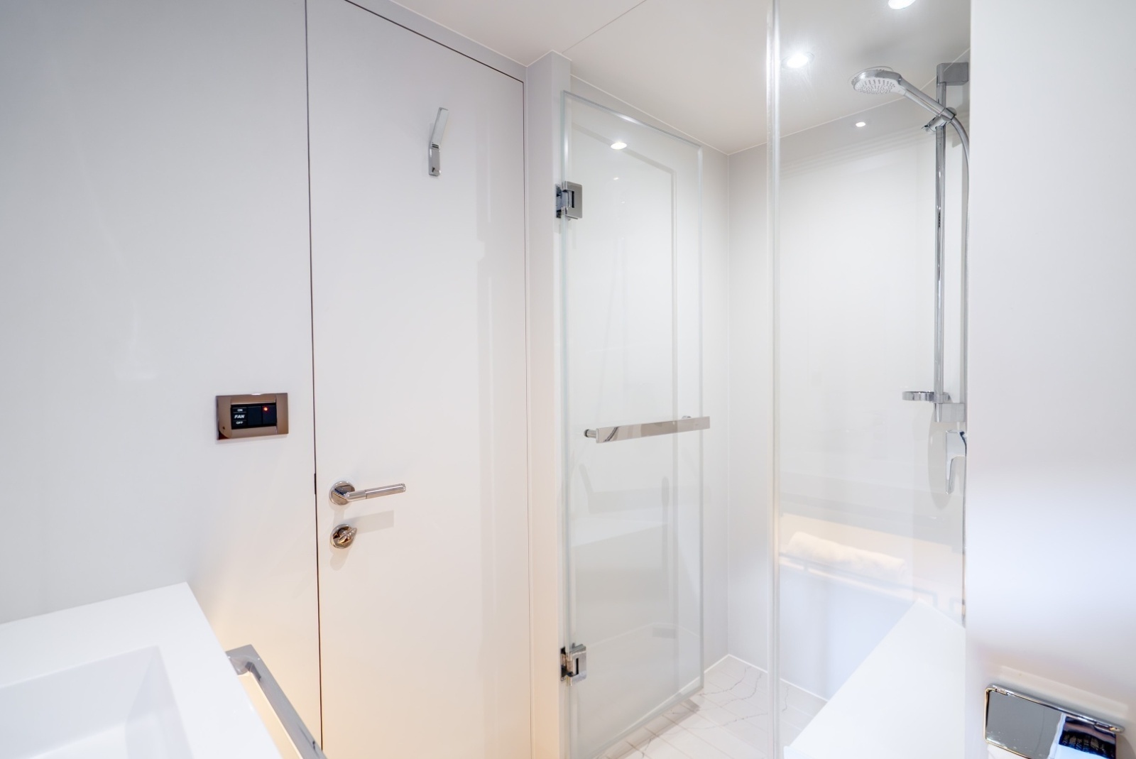 ONE MORE TIME 80ft Horizon Yacht For Sale