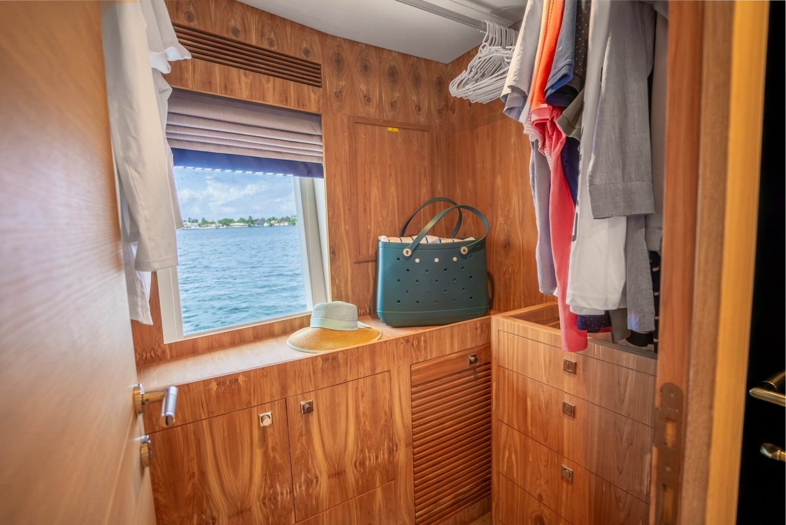 ONE MORE TIME 80ft Horizon Yacht For Sale