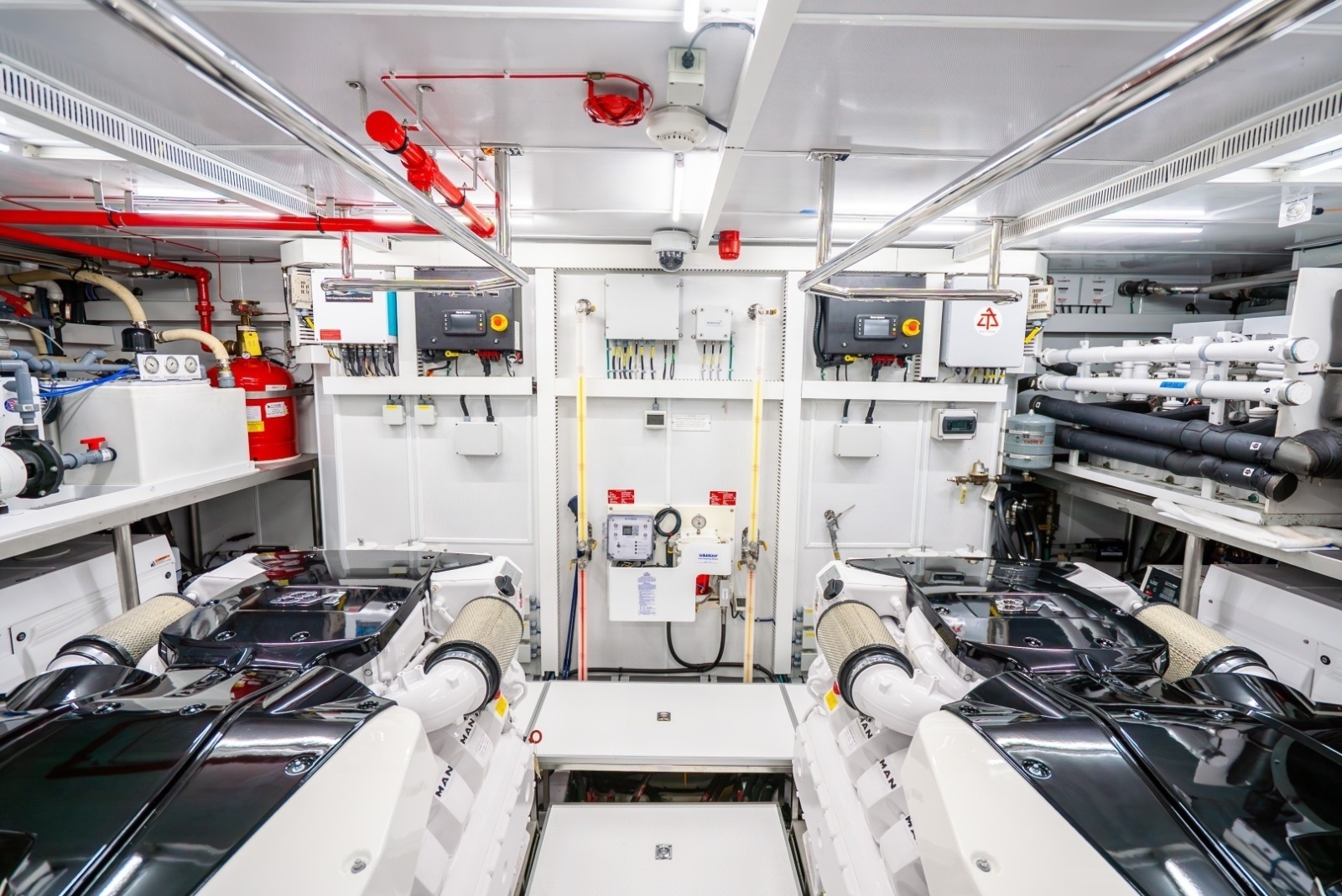 ONE MORE TIME 80ft Horizon Yacht For Sale