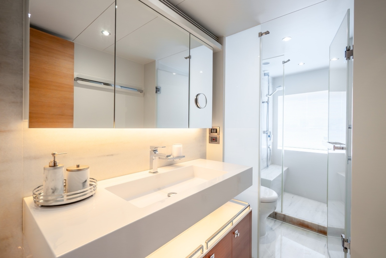 ONE MORE TIME 80ft Horizon Yacht For Sale