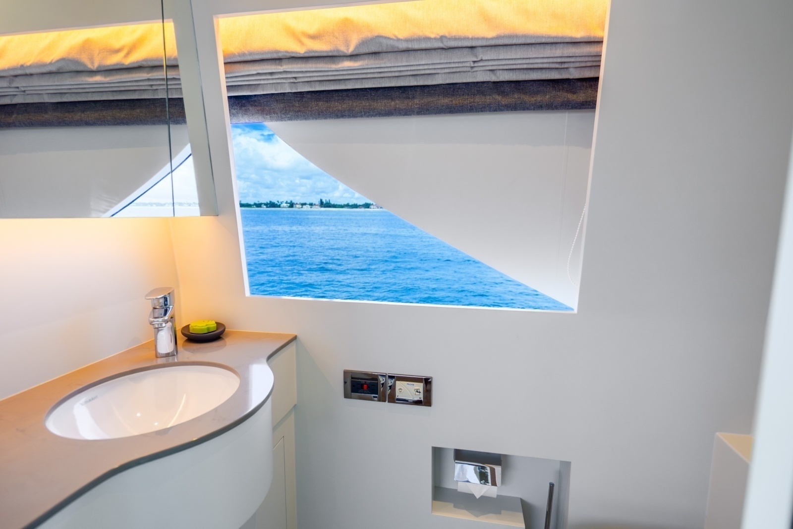 ONE MORE TIME 80ft Horizon Yacht For Sale