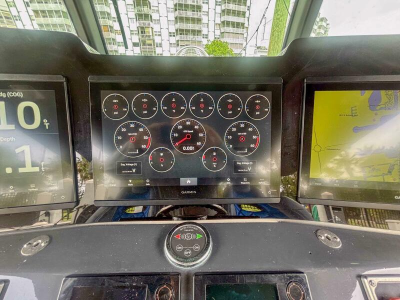 42' 2016 Hydra-Sports 4200 Siesta