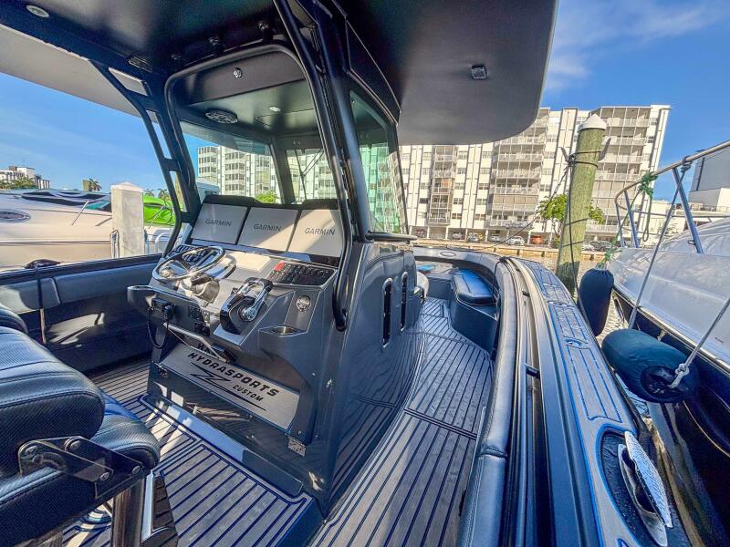 42' 2016 Hydra-Sports 4200 Siesta