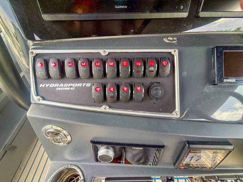 42' 2016 Hydra-Sports 4200 Siesta