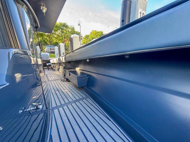 42' 2016 Hydra-Sports 4200 Siesta