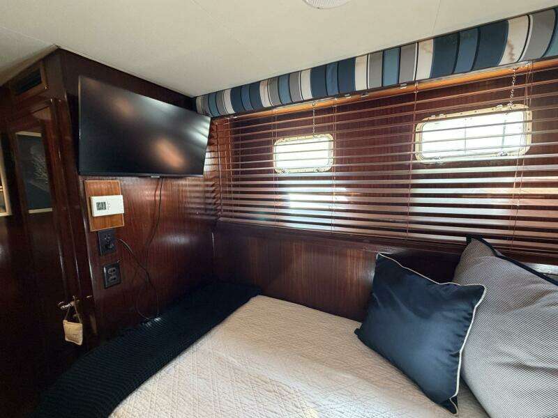 LADY RAE 58ft Hatteras Yacht For Sale