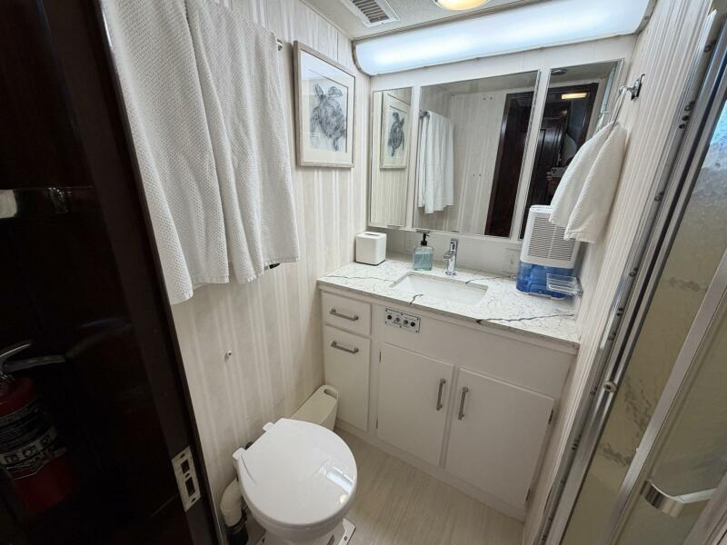 58' 1987 Hatteras Motor Yacht