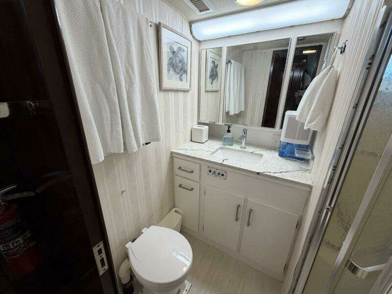 LADY RAE 58ft Hatteras Yacht For Sale