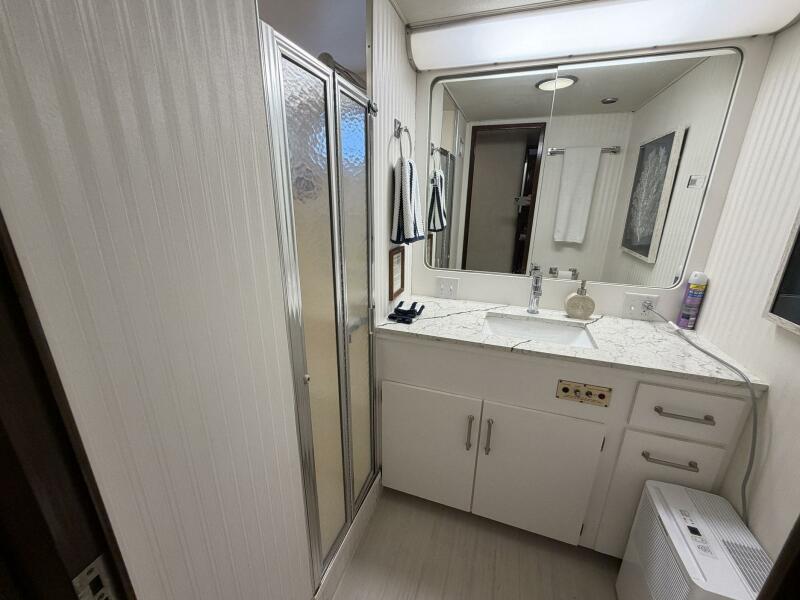 58' 1987 Hatteras Motor Yacht