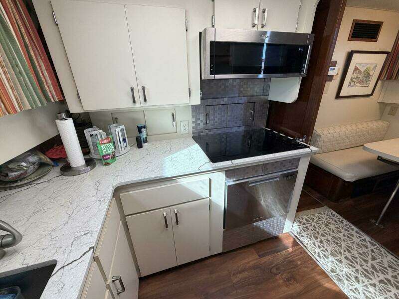 LADY RAE 58ft Hatteras Yacht For Sale