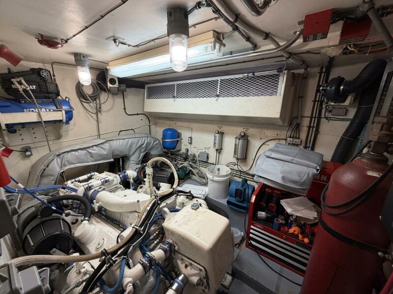 58' 1987 Hatteras Motor Yacht