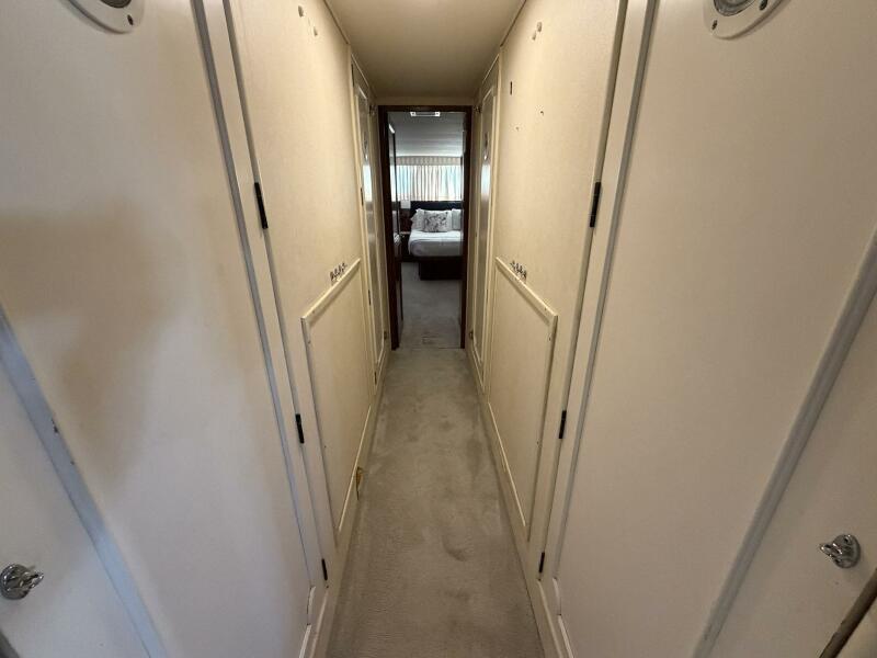 58' 1987 Hatteras Motor Yacht