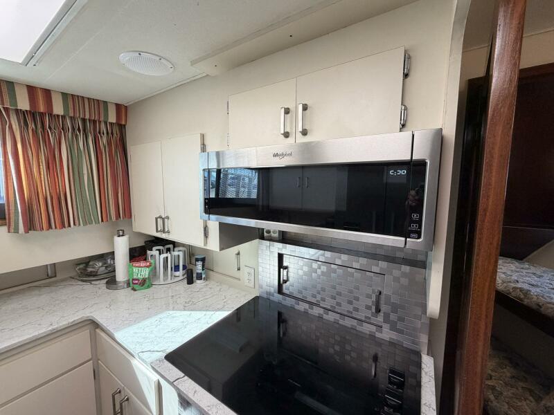 58' 1987 Hatteras Motor Yacht