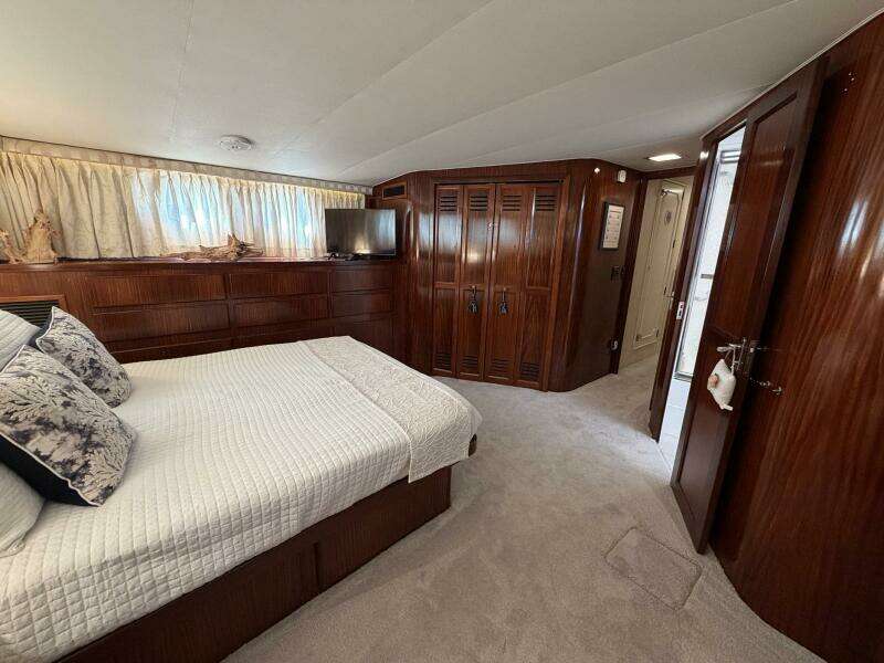 LADY RAE 58ft Hatteras Yacht For Sale