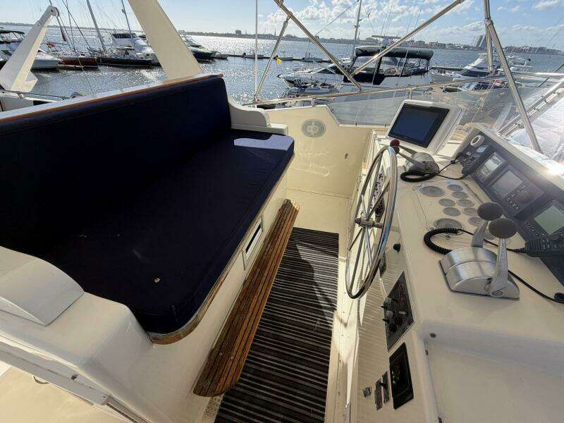 LADY RAE 58ft Hatteras Yacht For Sale