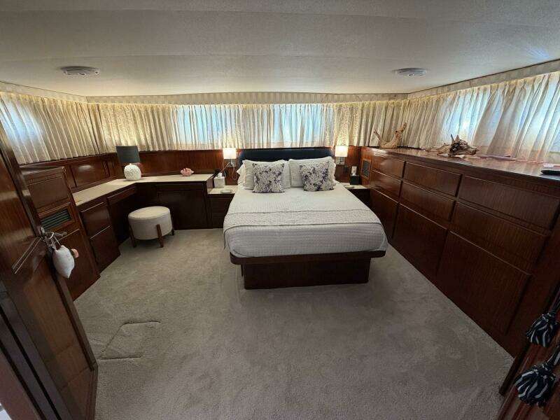 LADY RAE 58ft Hatteras Yacht For Sale