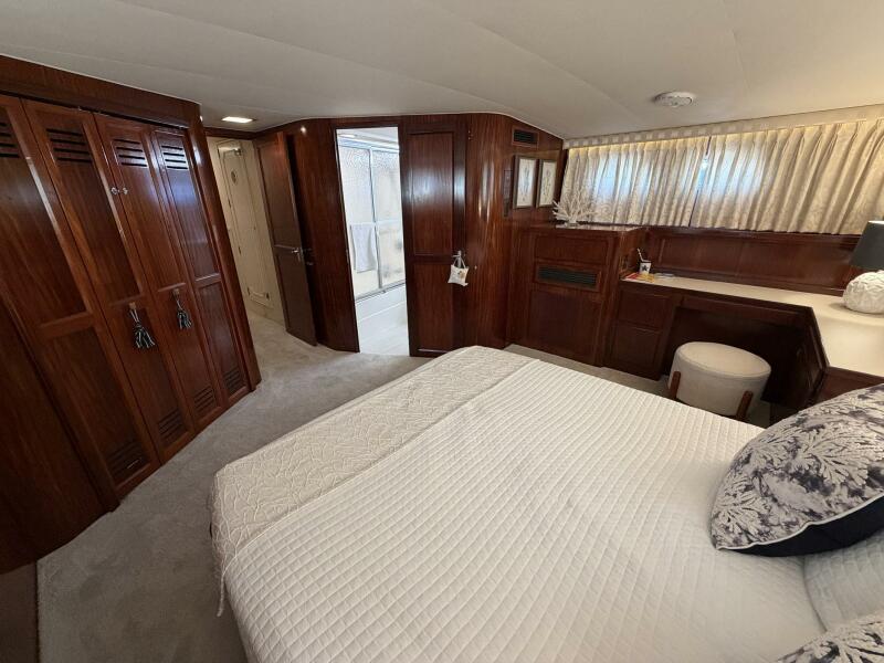 58' 1987 Hatteras Motor Yacht