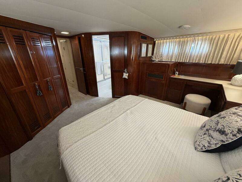LADY RAE 58ft Hatteras Yacht For Sale
