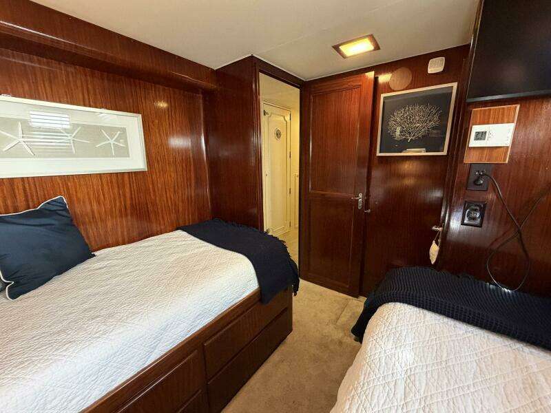 LADY RAE 58ft Hatteras Yacht For Sale