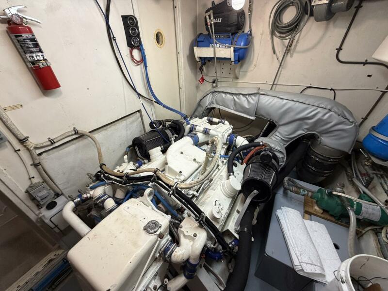 58' 1987 Hatteras Motor Yacht