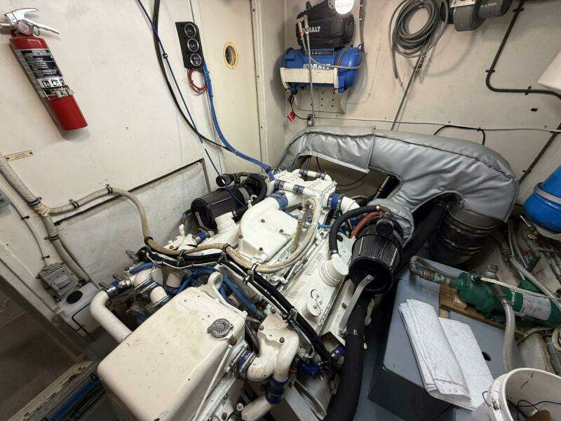 LADY RAE 58ft Hatteras Yacht For Sale