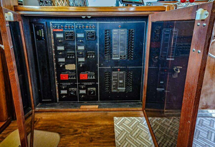 LADY RAE 58ft Hatteras Yacht For Sale