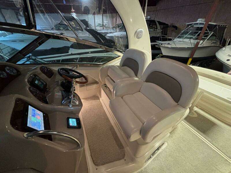 34ft Sea Ray Yacht For Sale