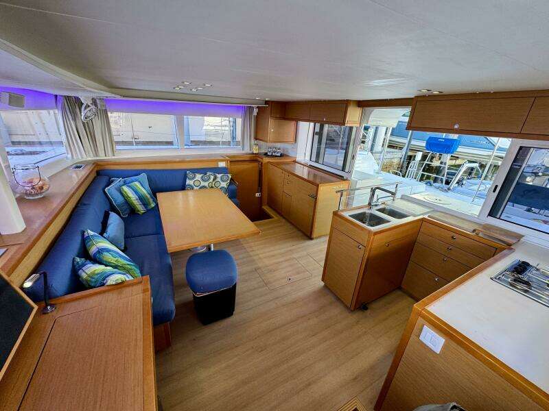 TOMCAT 45ft Lagoon Yacht For Sale