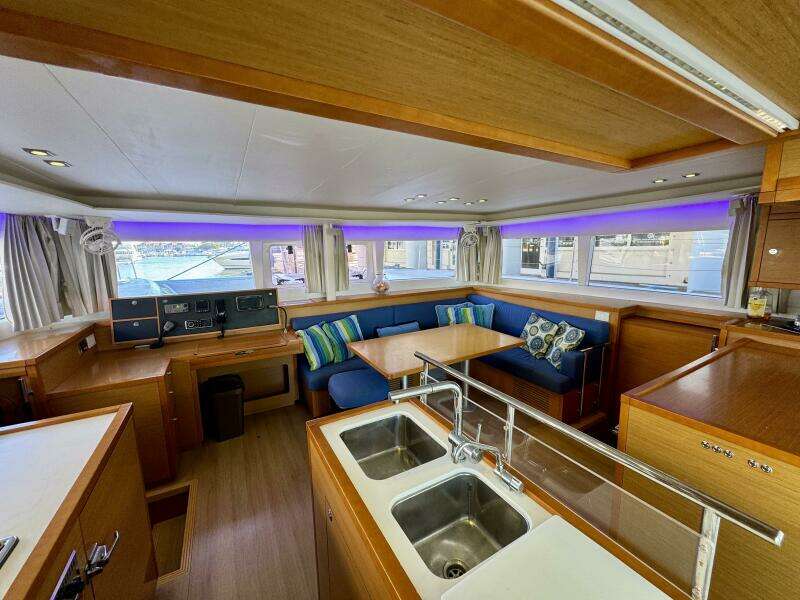 TOMCAT 45ft Lagoon Yacht For Sale