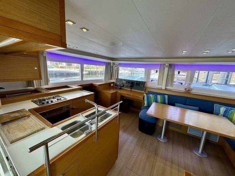 TOMCAT 45ft Lagoon Yacht For Sale