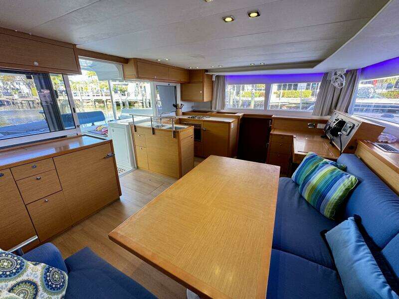 TOMCAT 45ft Lagoon Yacht For Sale