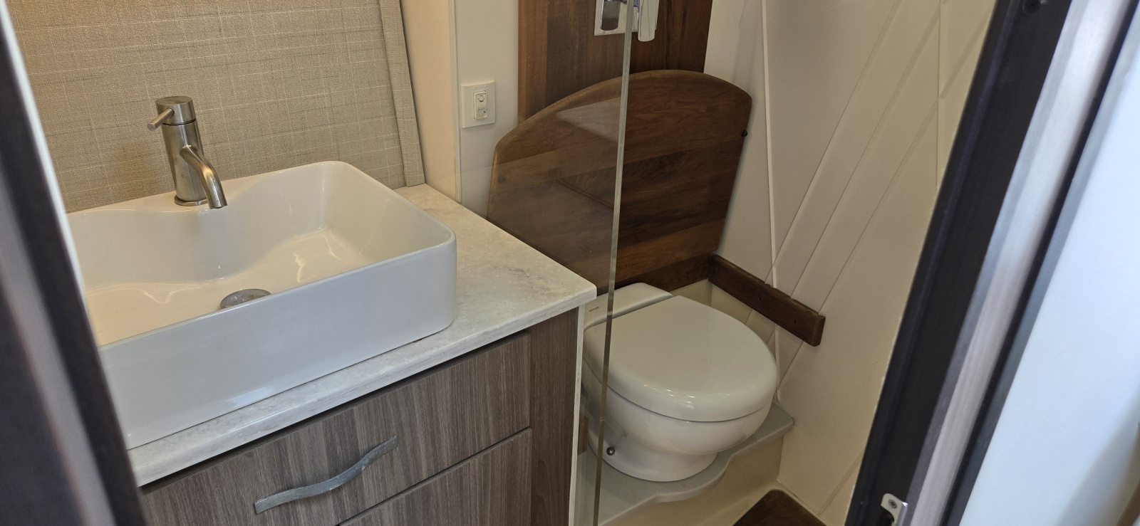 36ft Regal Yacht For Sale