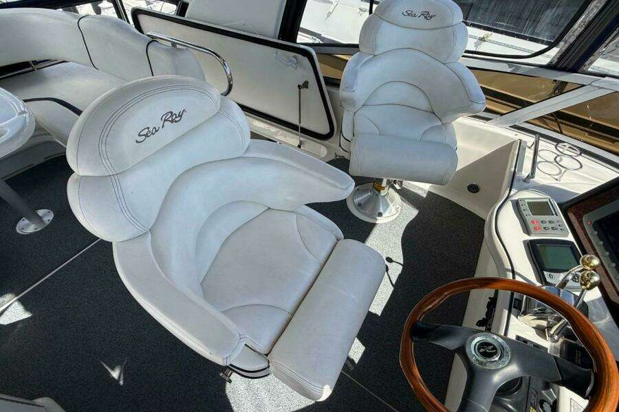 44ft Sea Ray Yacht For Sale