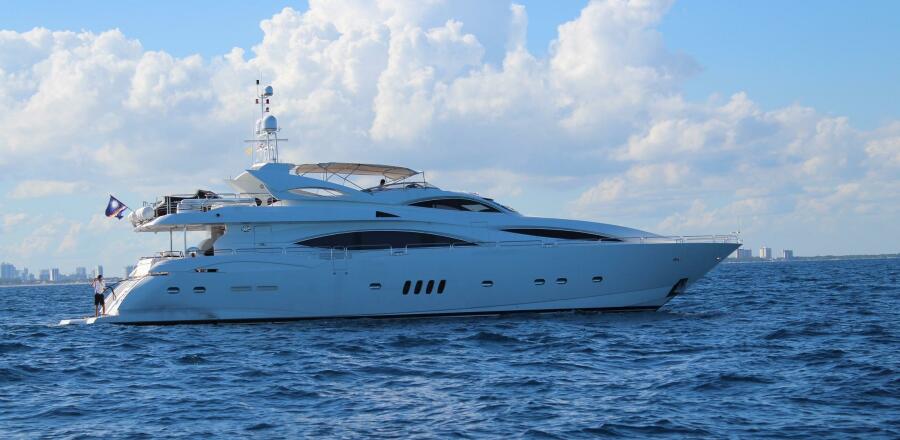 105' 2002 Sunseeker Manhattan