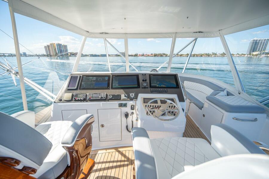 52' 2009 Cabo 52 Flybridge