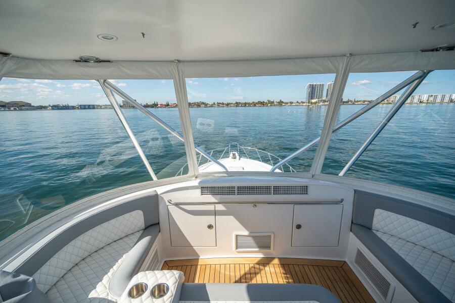 52' 2009 Cabo 52 Flybridge