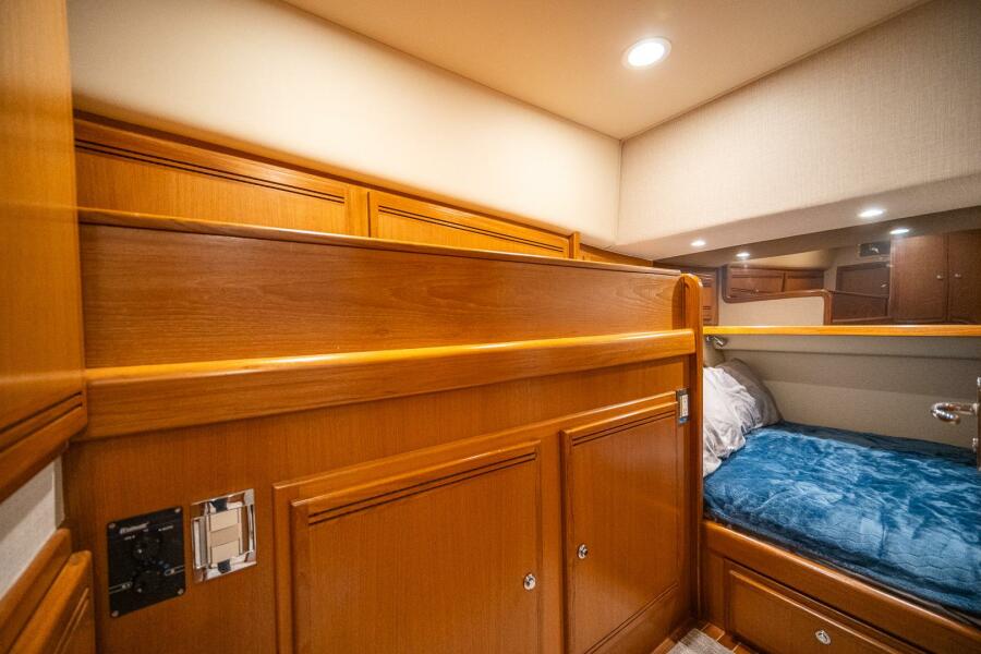 52' 2009 Cabo 52 Flybridge