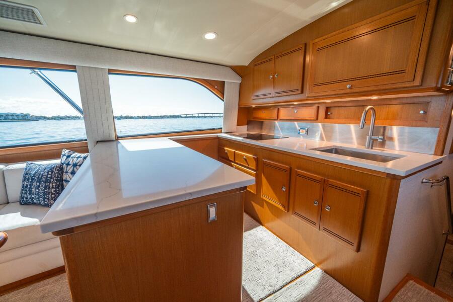 52' 2009 Cabo 52 Flybridge