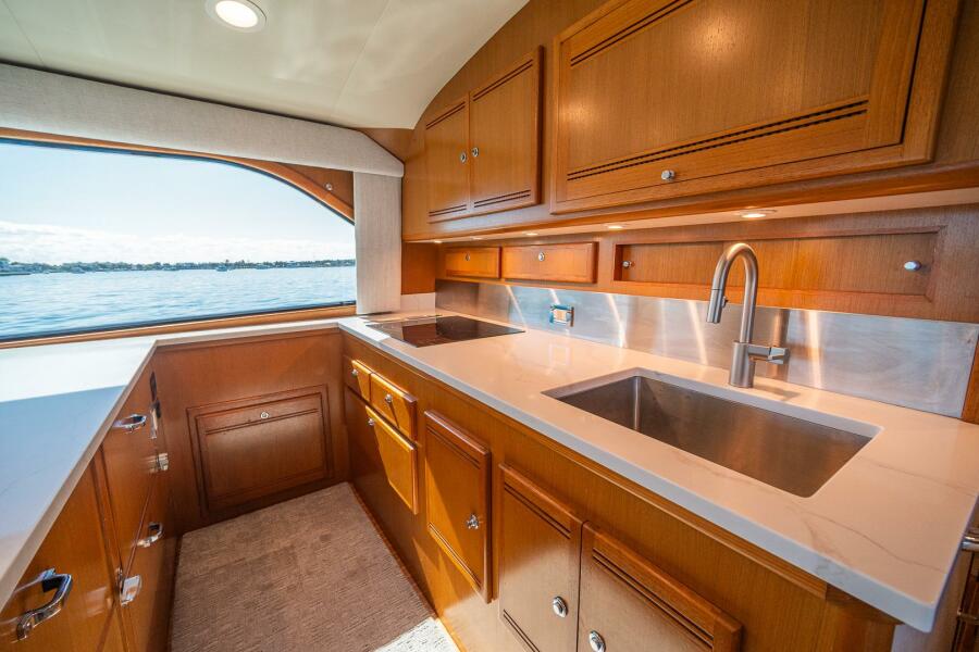 52' 2009 Cabo 52 Flybridge