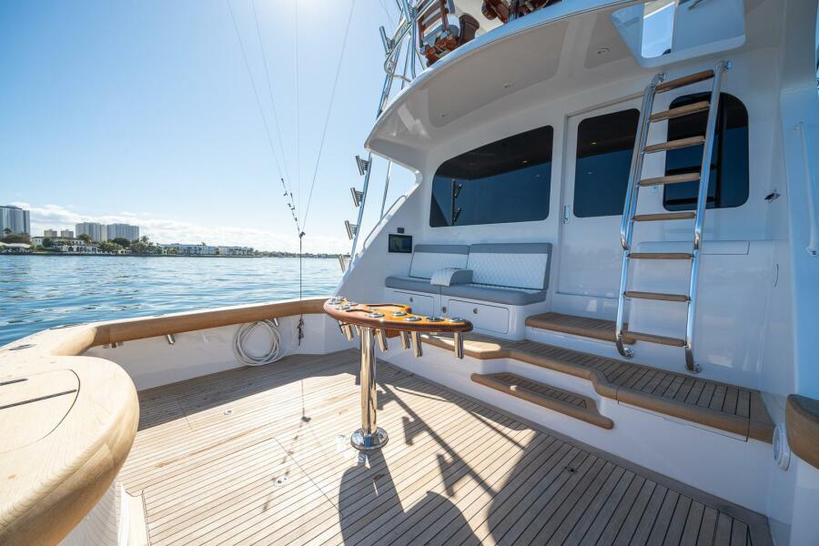 52' 2009 Cabo 52 Flybridge