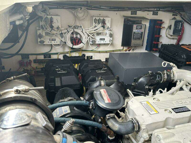 Tropical High 33ft Rampage Yacht For Sale