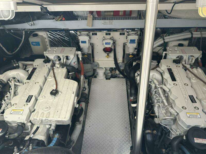 Tropical High 33ft Rampage Yacht For Sale