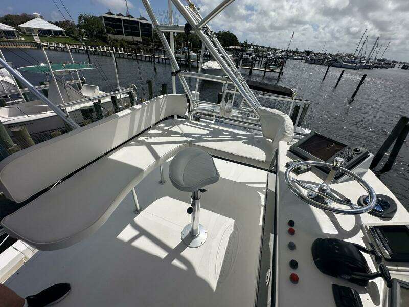 Tropical High 33ft Rampage Yacht For Sale