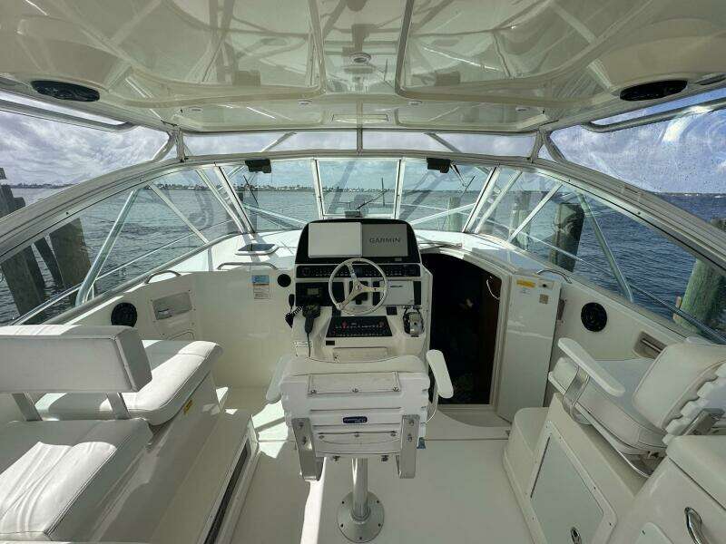 Tropical High 33ft Rampage Yacht For Sale