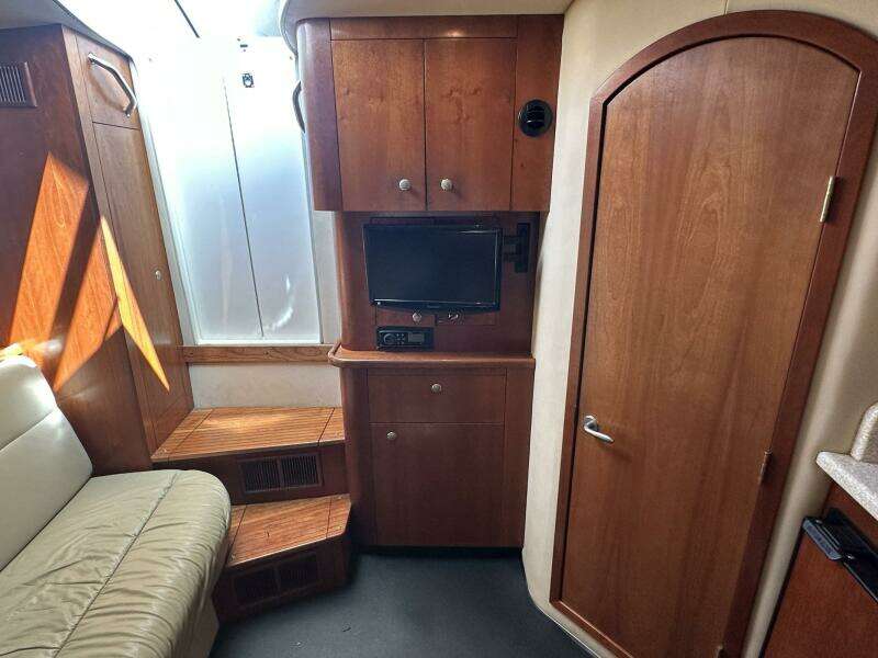 Tropical High 33ft Rampage Yacht For Sale