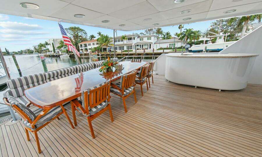 SAVOIR FAIRE 120ft Broward Yacht For Sale