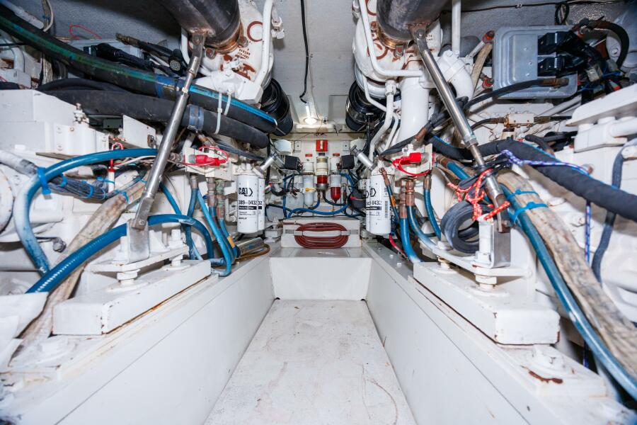 50' 2002 Hatteras 50 Convertible