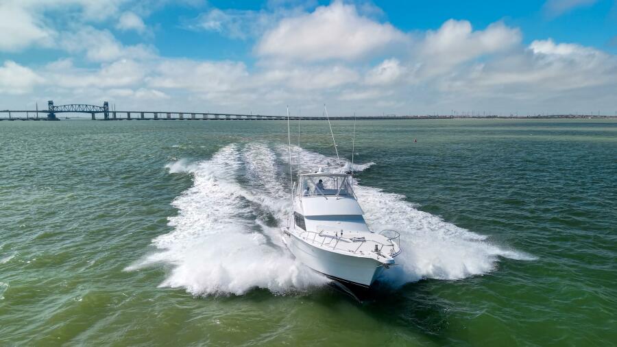 50' 2002 Hatteras 50 Convertible