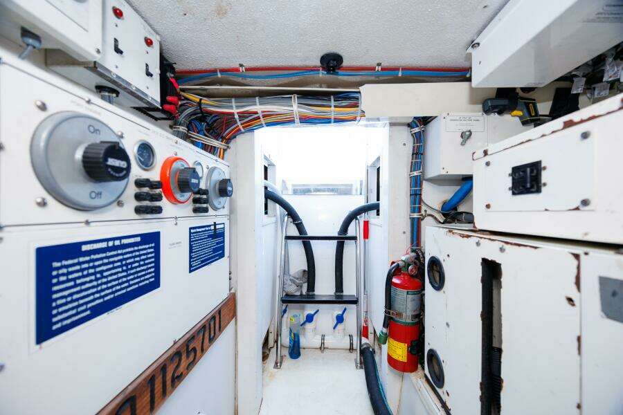 2002 Hatteras 50 Convertible 