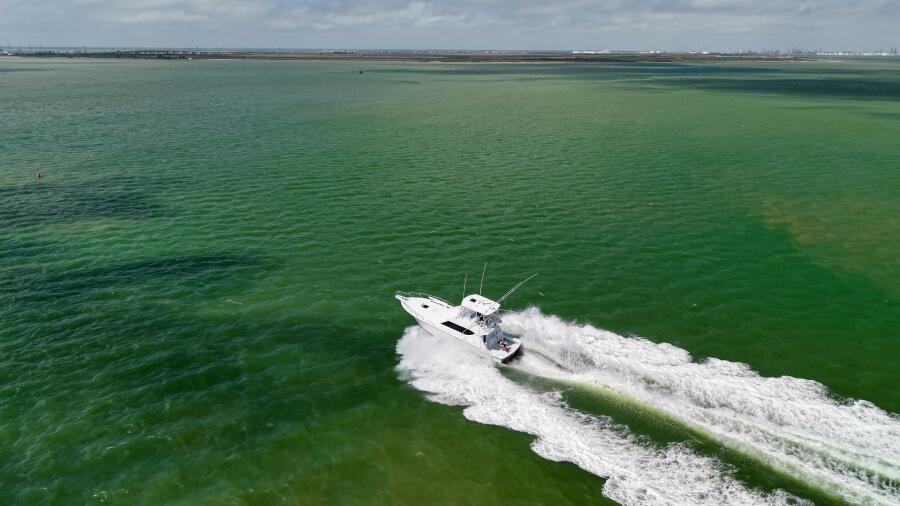 50' 2002 Hatteras 50 Convertible